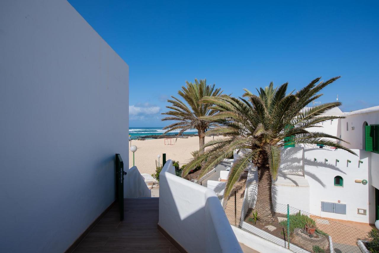 Homeforguest Modern And New Beachfront Apartment La Oliva Eksteriør billede