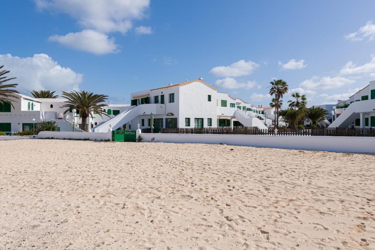 Homeforguest Modern And New Beachfront Apartment La Oliva Eksteriør billede